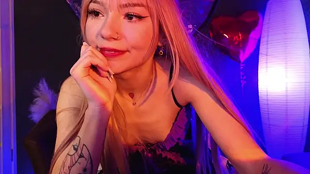 SandraBoyl online show from 4, 3, 2025