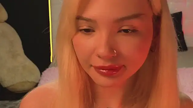 Snapshot of SandraBoyl chatting on 28, 11, 2025 SandraBoyl online show from 28, 11, 2025