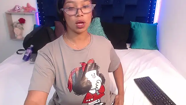 Snapshot of SaraApril_1 chatting on 28, 2, 2025 SaraApril 1 online show from 28, 2, 2025