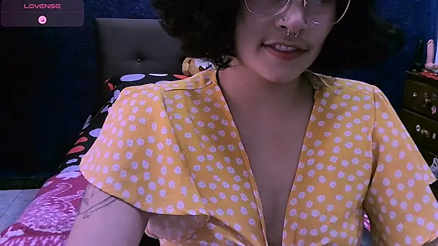 NinaYellow online show from 5, 11, 2025