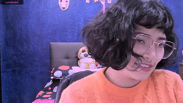 NinaYellow online show from 7, 11, 2025