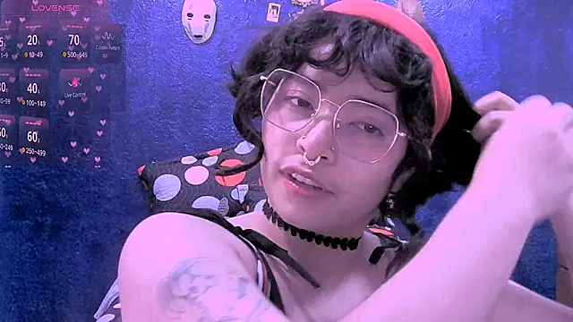 Snapshot of NinaYellow chatting on 14, 4, 2026 NinaYellow online show from 14, 4, 2026