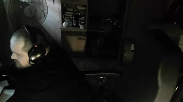 Snapshot of perversalus chatting on 1, 1, 2025 perversalus online show from 1, 1, 2025