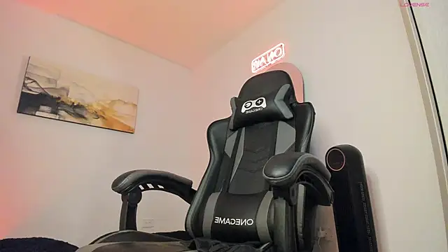 Snapshot of LucianSinclair chatting on 27, 12, 2024 LucianSinclair online show from 27, 12, 2024