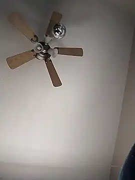 Snapshot of Everlyrose27 chatting on 12, 1, 2026 Everlyrose27 online show from 12, 1, 2026