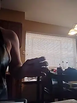 Snapshot of Everlyrose27 chatting on 22, 2, 2026 Everlyrose27 online show from 22, 2, 2026