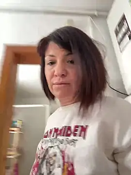 Snapshot of emillyjames chatting on 17, 2, 2025 emillyjames online show from 17, 2, 2025