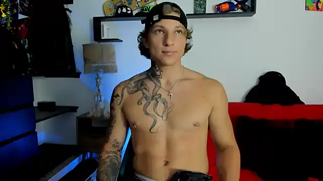 Snapshot of Tom_Krakow chatting on 19, 2, 2025 Tom Krakow online show from 19, 2, 2025