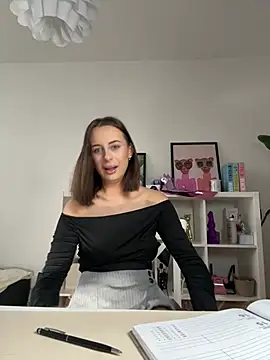 Hii Lolla online show from 12, 2, 2025