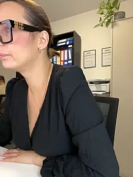 Hii Lolla online show from 24, 11, 2025