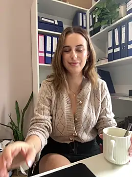 Snapshot of Hii_Lolla chatting on 11, 3, 2026 Hii Lolla online show from 11, 3, 2026