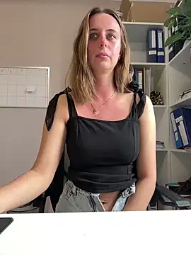 Snapshot of Hii_Lolla chatting on 14, 3, 2026 Hii Lolla online show from 14, 3, 2026