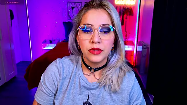 Snapshot of blackwidow_s1 chatting on 23, 4, 2026 blackwidow s1 online show from 23, 4, 2026