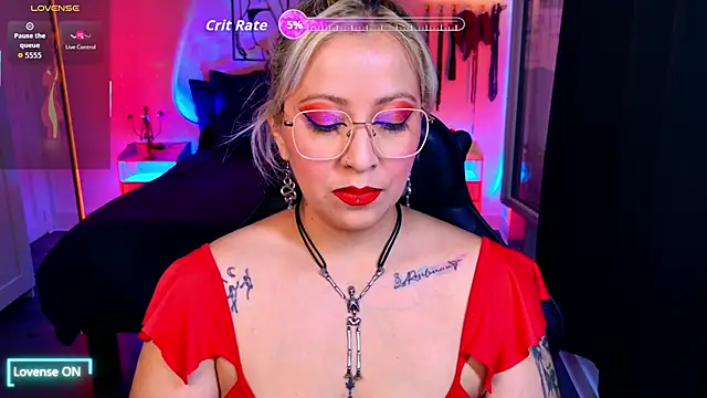 Snapshot of blackwidow_s1 chatting on 25, 5, 2026 blackwidow s1 online show from 25, 5, 2026