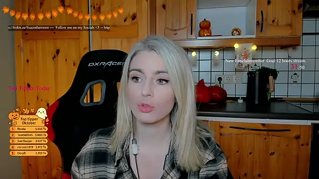 Lisaonthemoon online show from 25, 10, 2025