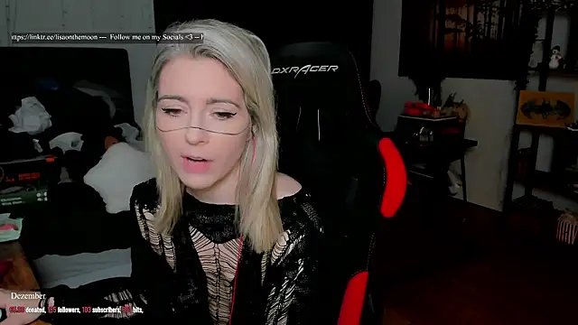 Snapshot of Lisaonthemoon chatting on 14, 1, 2026 Lisaonthemoon online show from 14, 1, 2026