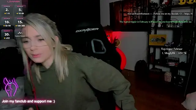 Snapshot of Lisaonthemoon chatting on 4, 2, 2026 Lisaonthemoon online show from 4, 2, 2026