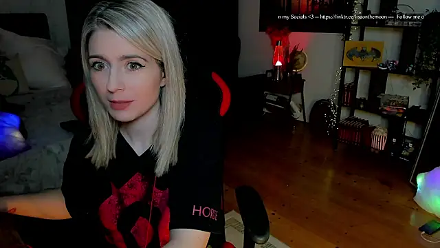 Snapshot of Lisaonthemoon chatting on 11, 2, 2026 Lisaonthemoon online show from 11, 2, 2026