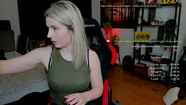 Snapshot of Lisaonthemoon chatting on 9, 3, 2026 Lisaonthemoon online show from 9, 3, 2026