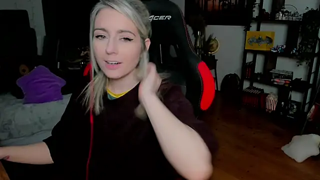 Snapshot of Lisaonthemoon chatting on 14, 3, 2026 Lisaonthemoon online show from 14, 3, 2026