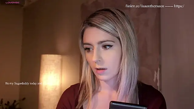 Snapshot of Lisaonthemoon chatting on 25, 3, 2026 Lisaonthemoon online show from 25, 3, 2026