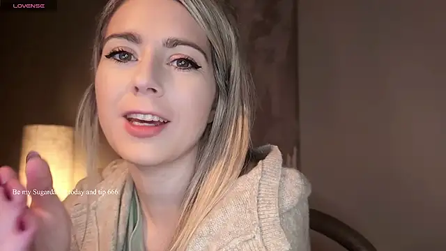 Snapshot of Lisaonthemoon chatting on 27, 3, 2026 Lisaonthemoon online show from 27, 3, 2026