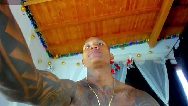 Snapshot of esteveen_ortegas_ chatting on 21, 12, 2025 esteveen ortegas online show from 21, 12, 2025