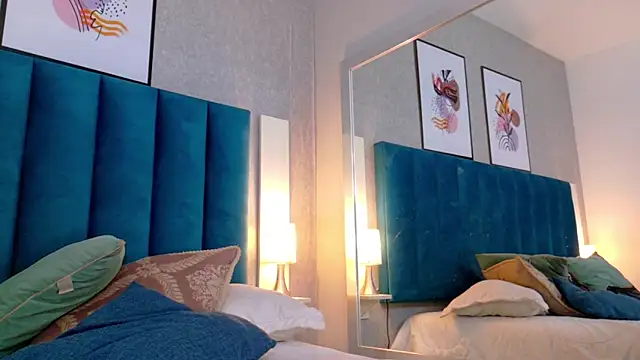 Snapshot of CheneellLorens chatting on 7, 3, 2025 CheneellLorens online show from 7, 3, 2025