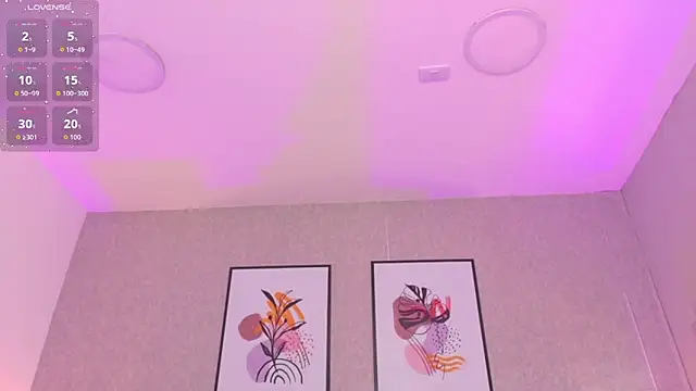 Snapshot of CheneellLorens chatting on 9, 10, 2025 CheneellLorens online show from 9, 10, 2025