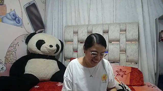 Snapshot of KEYRA-MILLER- chatting on 1, 2, 2026 KEYRA-MILLER- online show from 1, 2, 2026