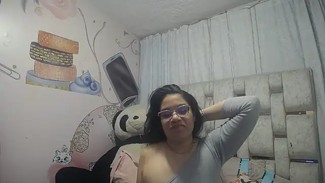 Snapshot of KEYRA-MILLER- chatting on 2, 2, 2026 KEYRA-MILLER- online show from 2, 2, 2026