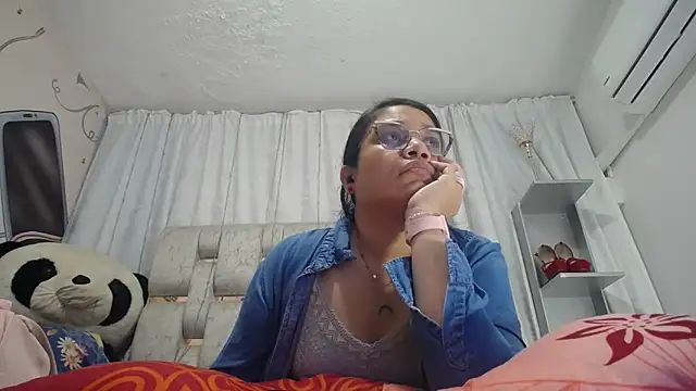 Snapshot of KEYRA-MILLER- chatting on 17, 2, 2026 KEYRA-MILLER- online show from 17, 2, 2026