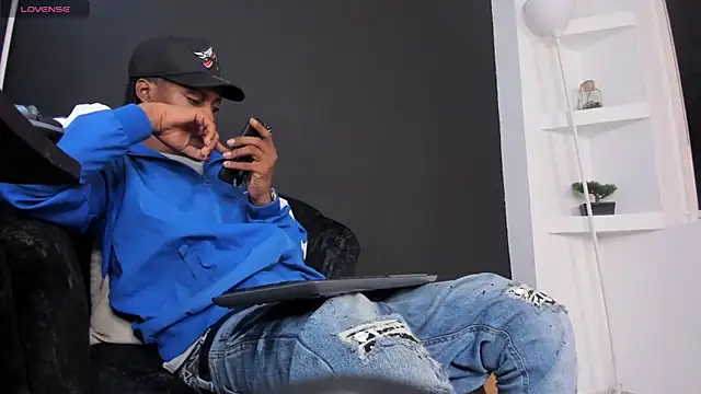 Snapshot of BRYXXXON1 chatting on 15, 1, 2025 BRYXXXON1 online show from 15, 1, 2025