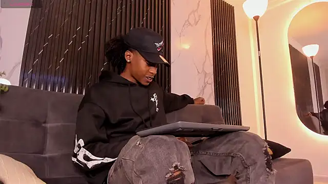 Snapshot of BRYXXXON1 chatting on 8, 2, 2025 BRYXXXON1 online show from 8, 2, 2025