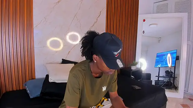 Snapshot of BRYXXXON1 chatting on 13, 2, 2025 BRYXXXON1 online show from 13, 2, 2025