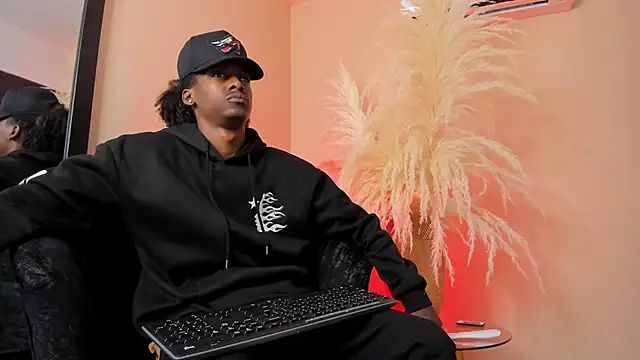 Snapshot of BRYXXXON1 chatting on 19, 2, 2025 BRYXXXON1 online show from 19, 2, 2025