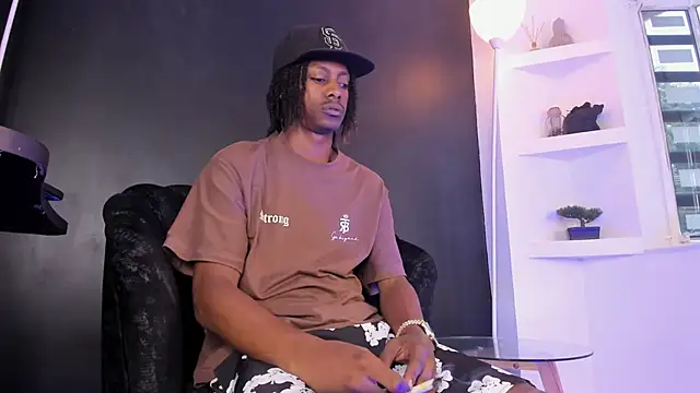 Snapshot of BRYXXXON1 chatting on 22, 3, 2025 BRYXXXON1 online show from 22, 3, 2025