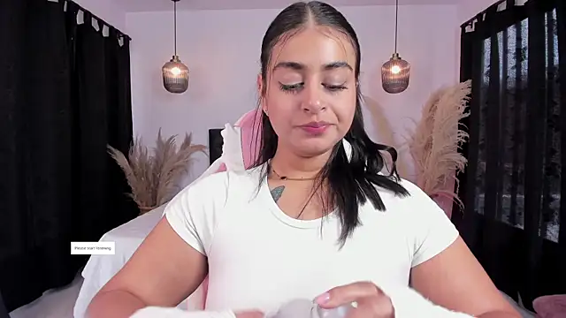 GabyRhodes online show from 7, 2, 2025