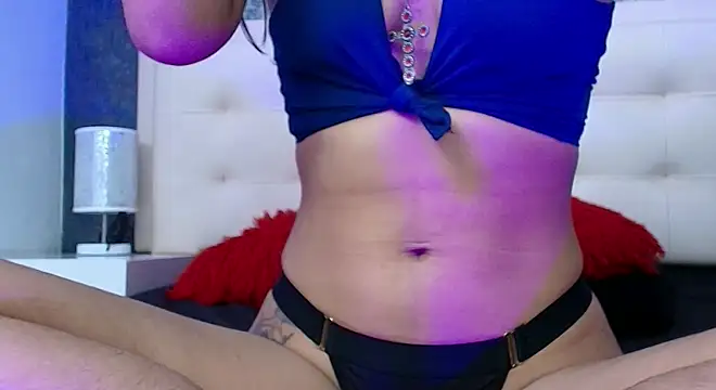 Cloeandtyfanny online show from 15, 4, 2026