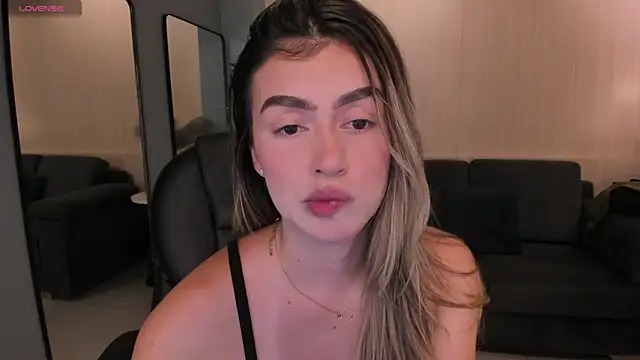 Snapshot of PaulinaSantos_ chatting on 9, 3, 2025 PaulinaSantos online show from 9, 3, 2025