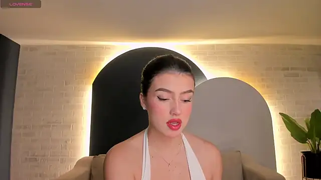 PaulinaSantos  online show from 9, 11, 2025