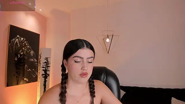 PaulinaSantos  online show from 10, 7, 2026