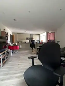 Snapshot of LondonTeffy chatting on 16, 4, 2026 LondonTeffy online show from 16, 4, 2026