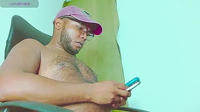 Snapshot of dave_banks chatting on 12, 1, 2026 dave banks online show from 12, 1, 2026