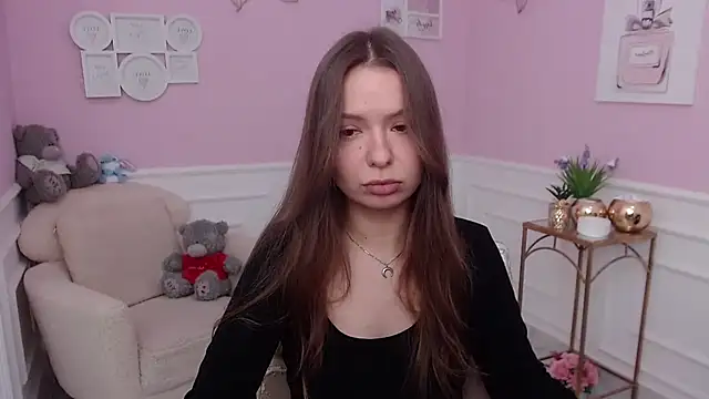 LucySkilar online show from 23, 11, 2025