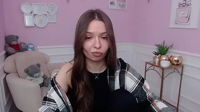 LucySkilar online show from 15, 12, 2025