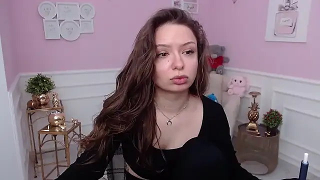 LucySkilar online show from 2, 2, 2026