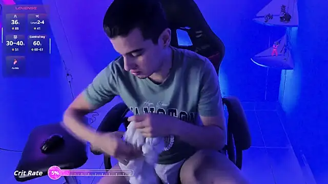 Snapshot of Maximo__ chatting on 30, 10, 2025 Maximo online show from 30, 10, 2025