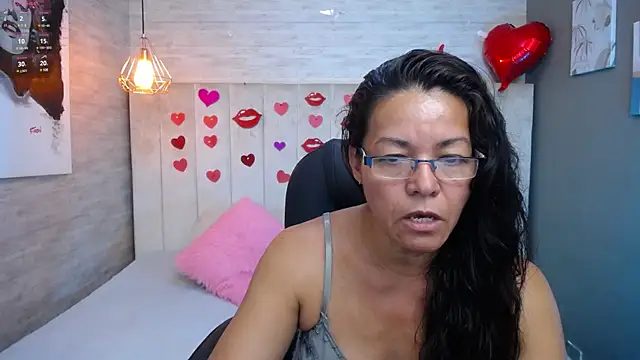 MaturePure online show from 4, 3, 2025