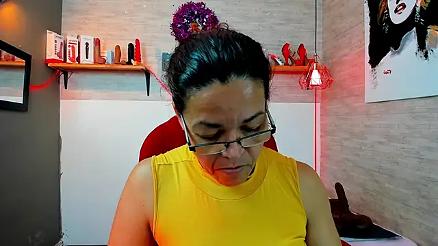 MaturePure online show from 18, 12, 2025